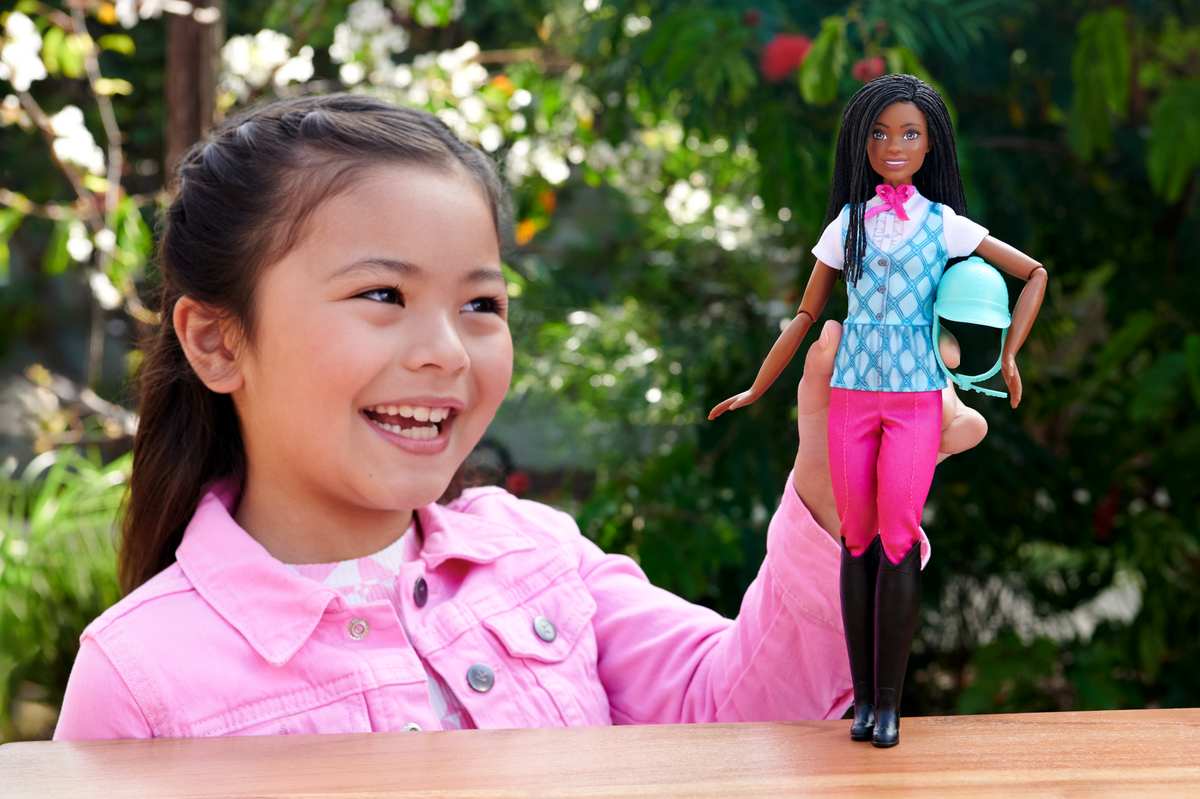 Barbie Mysteries: The Great Horse Chase Barbie Brooklyn, Équitation