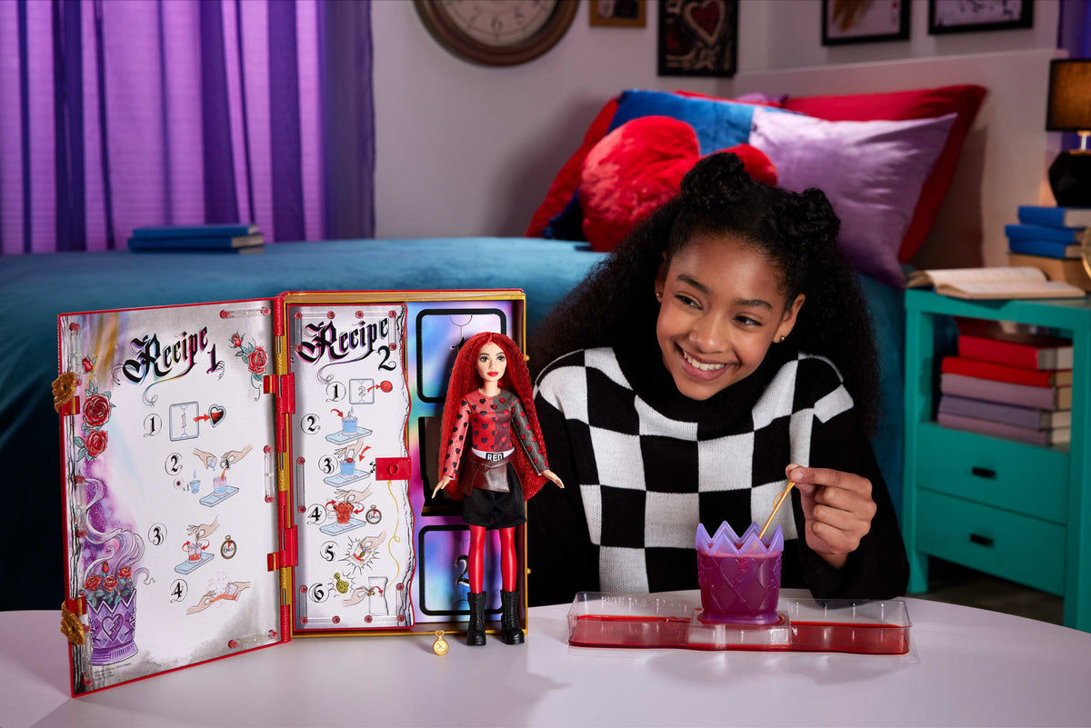 Disney  descendants: The Rise Of Red  Le Livre de Sortilèges, Red